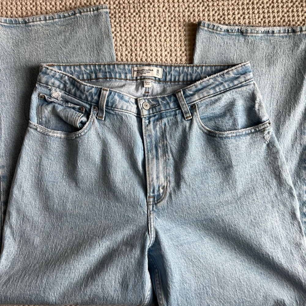 Abercrombie & Fitch | High Rise 90s Relaxed Jean